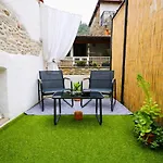 Doria's Nest - *